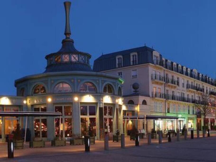 Disneyland Paris 70M² Face Parc, Place Ariane Serris Esterno foto